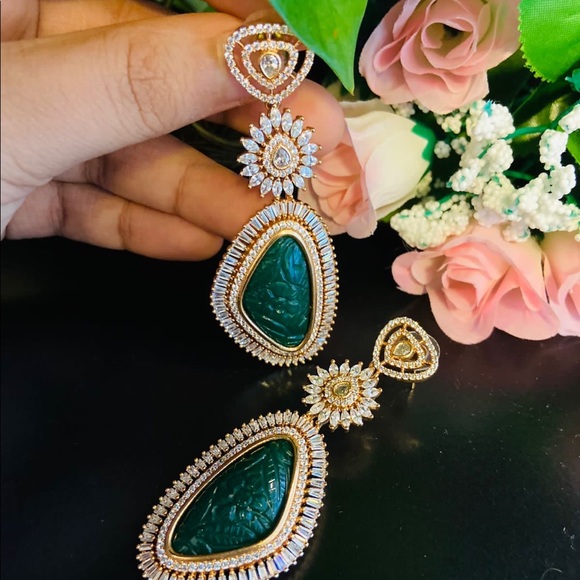 ‼️SOLD‼️Statement earings - Picture 3 of 6